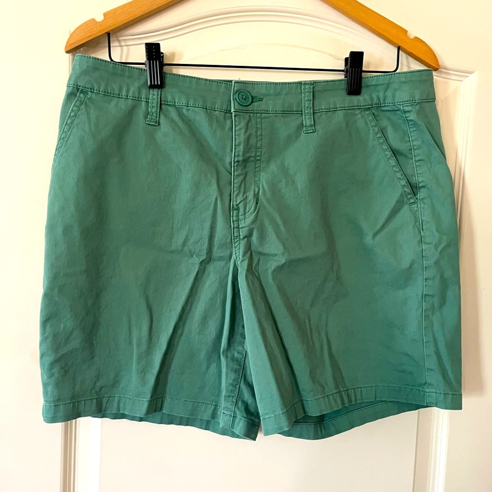 St. John’s Bay Cotton Spandex Blend Green summer Shorts women’s size 12